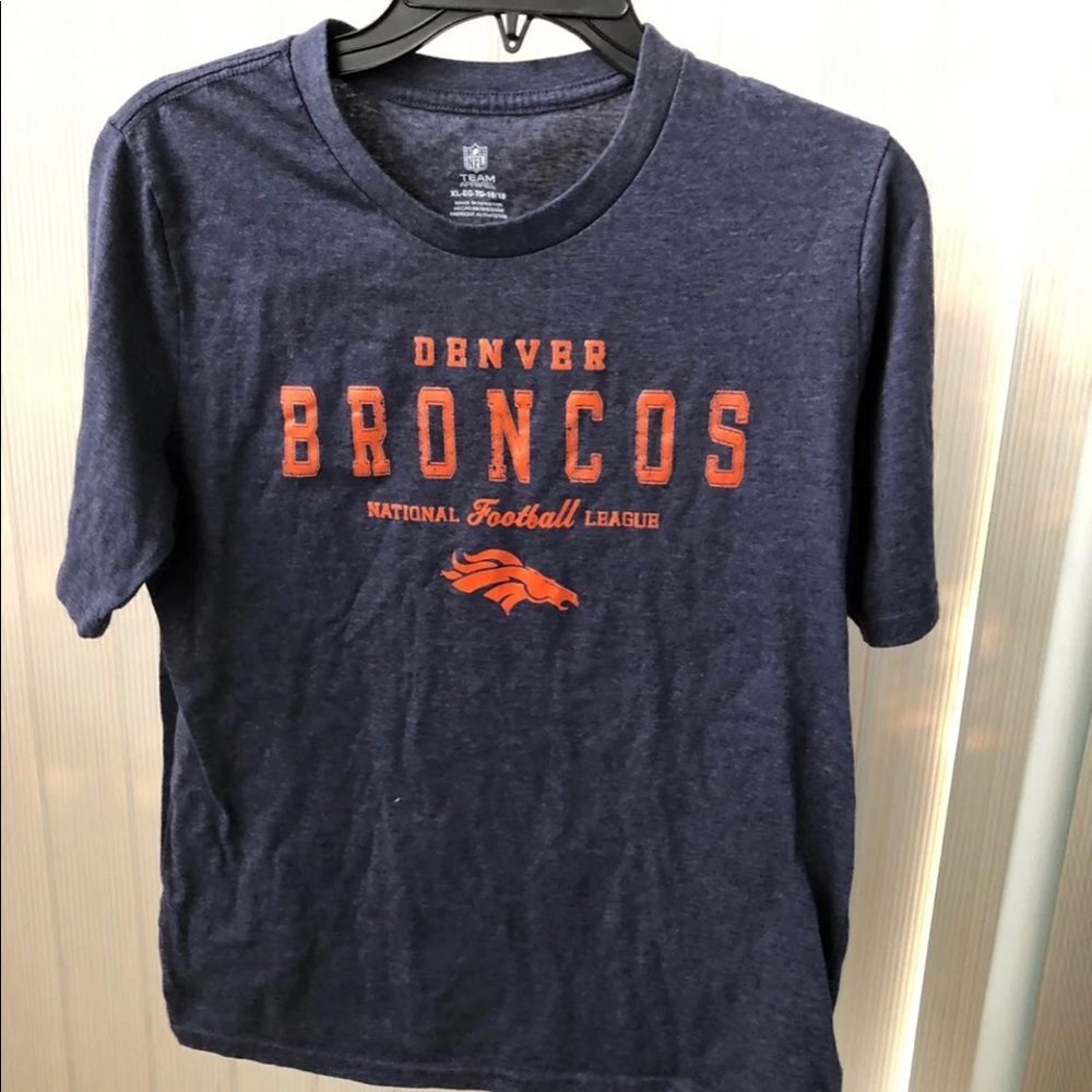 sports tee